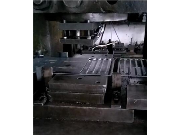 沖裁一體機